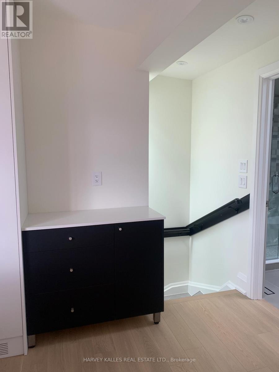 1 - 58 Kenwood Avenue, Toronto, Ontario  M6C 2S2 - Photo 11 - C13715302