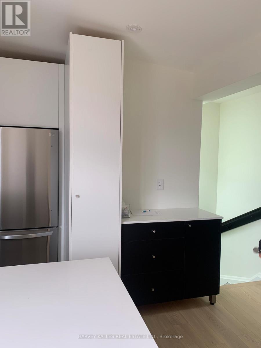 1 - 58 Kenwood Avenue, Toronto, Ontario  M6C 2S2 - Photo 6 - C13715302