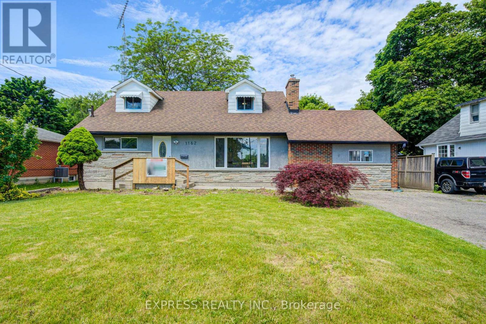 1162 Somerville Street, Oshawa, Ontario  L1G 4K5 - Photo 1 - E13715234