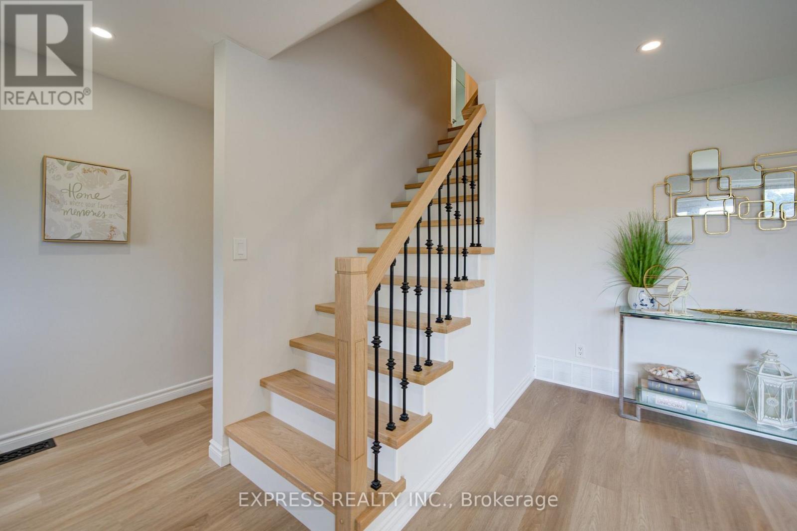 1162 Somerville Street, Oshawa, Ontario  L1G 4K5 - Photo 3 - E13715234