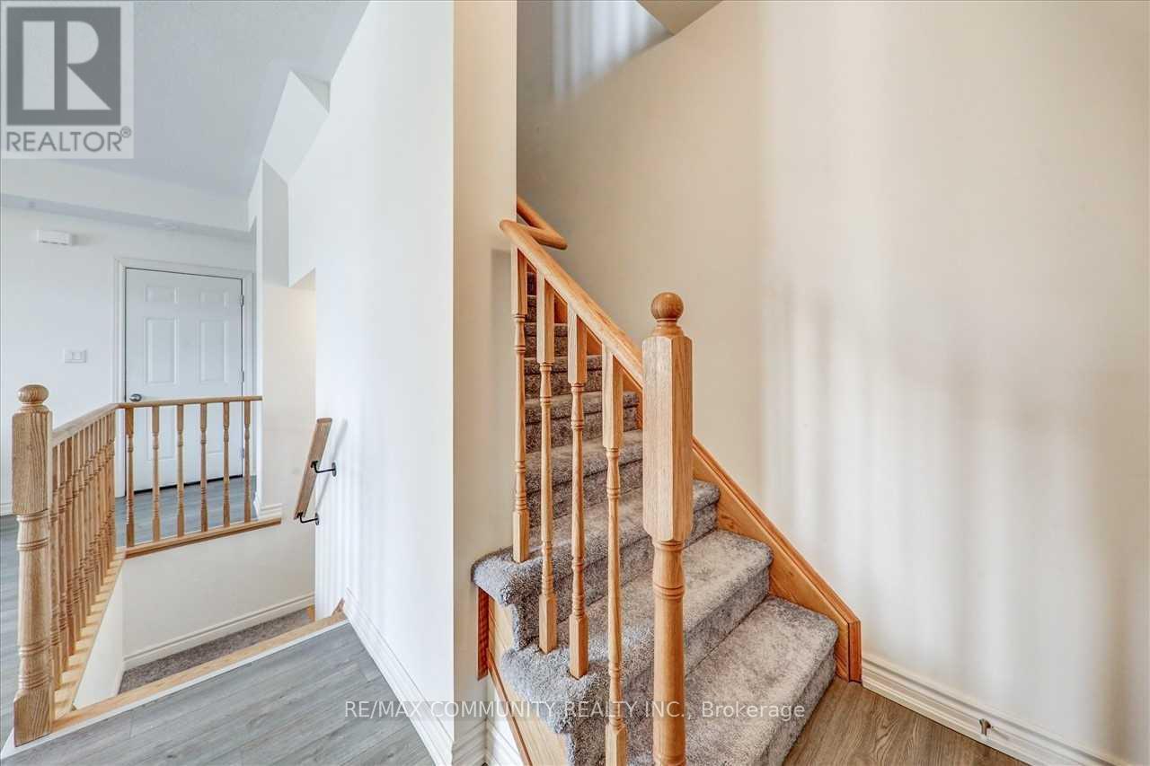 2718 William Jackson Drive, Pickering, Ontario  L1X 0E6 - Photo 17 - E13715278