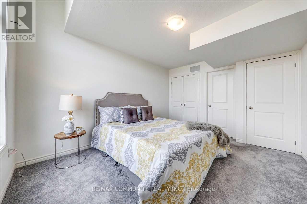 2718 William Jackson Drive, Pickering, Ontario  L1X 0E6 - Photo 20 - E13715278