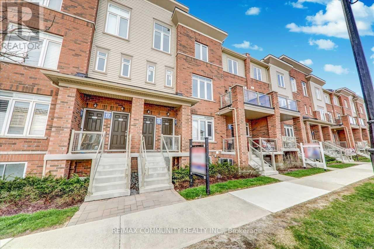 2718 William Jackson Drive, Pickering, Ontario  L1X 0E6 - Photo 3 - E13715278