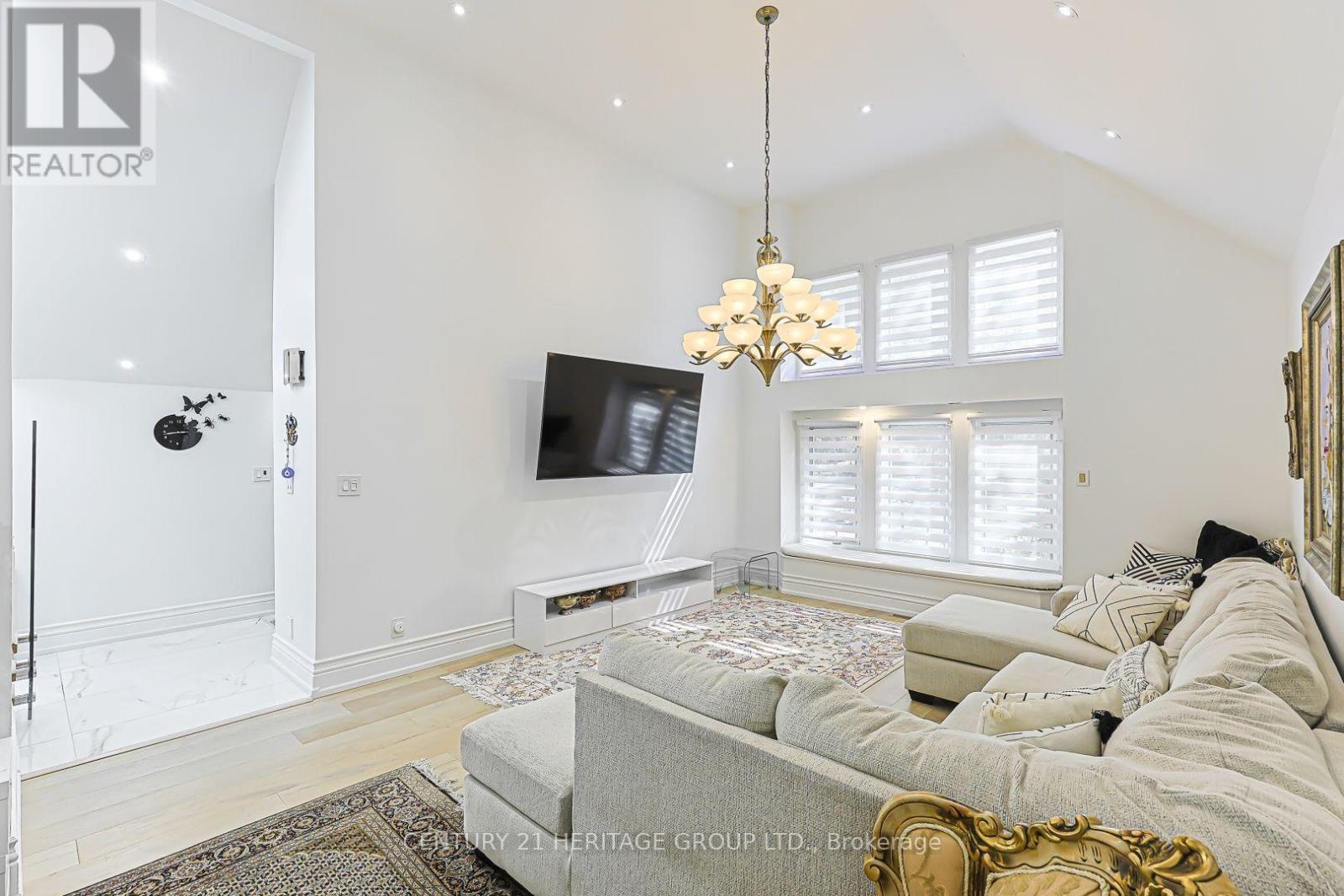 62 Greencroft Crescent, Markham, Ontario  L3R 3Y5 - Photo 7 - N13715196