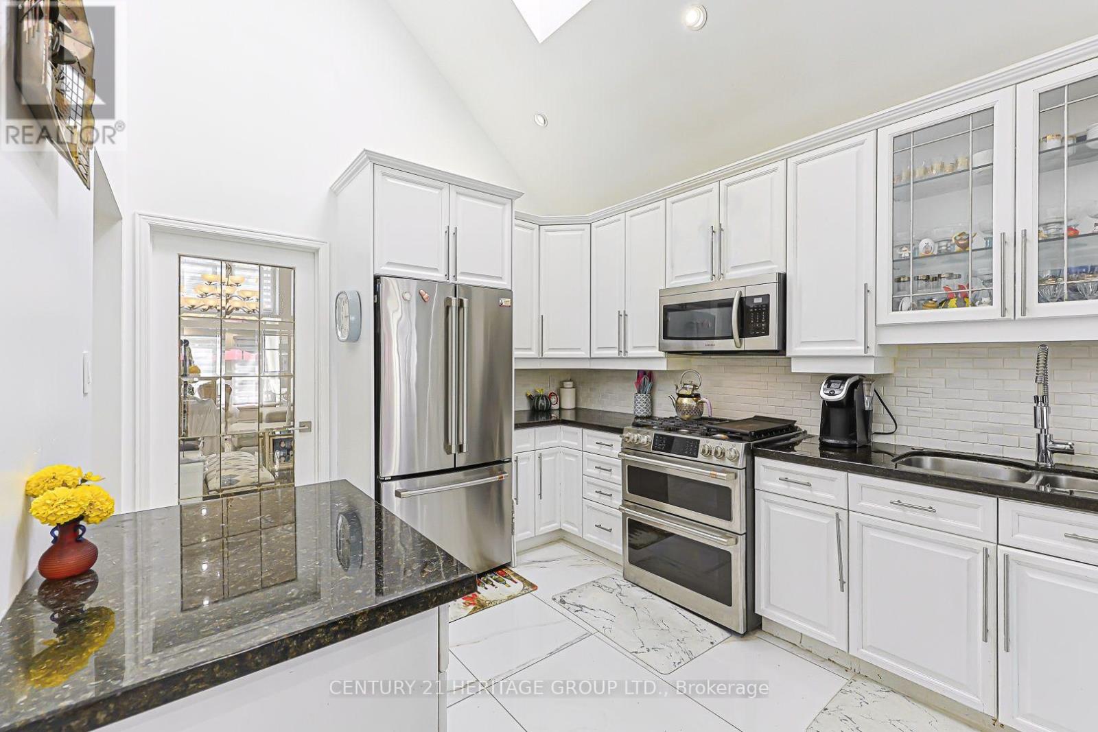 62 Greencroft Crescent, Markham, Ontario  L3R 3Y5 - Photo 9 - N13715196
