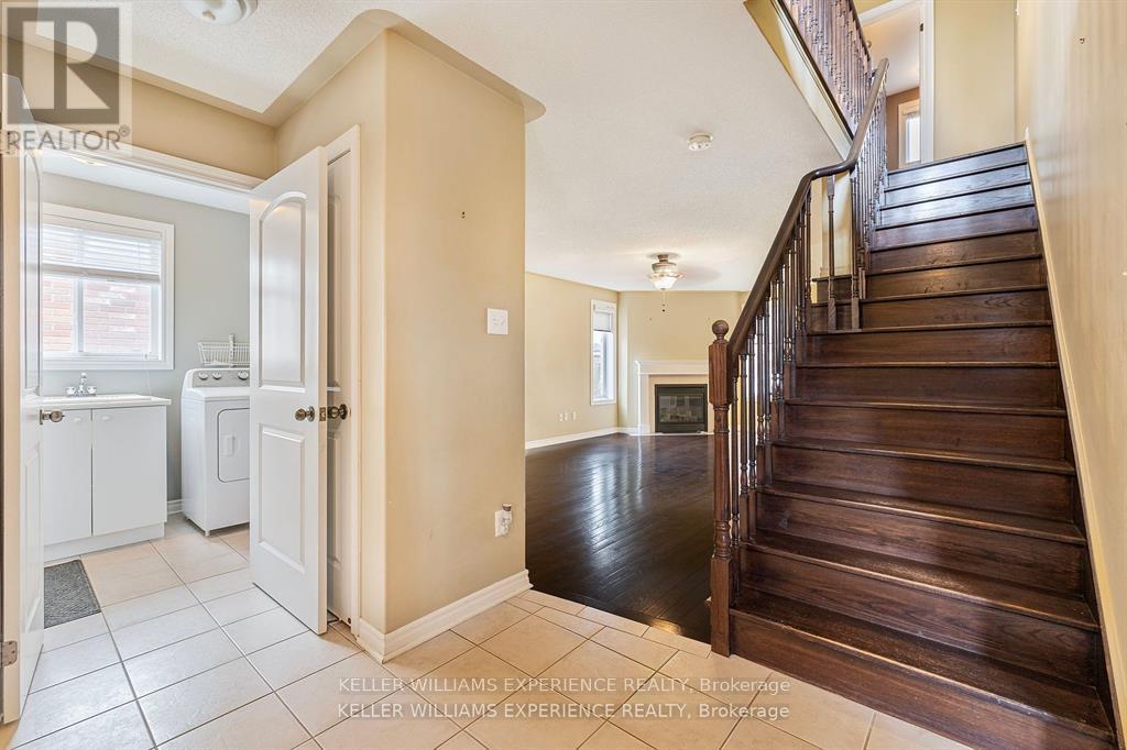 59 Mike Hart Drive, Essa (Angus), Ontario  L0M 1B4 - Photo 5 - N13715206