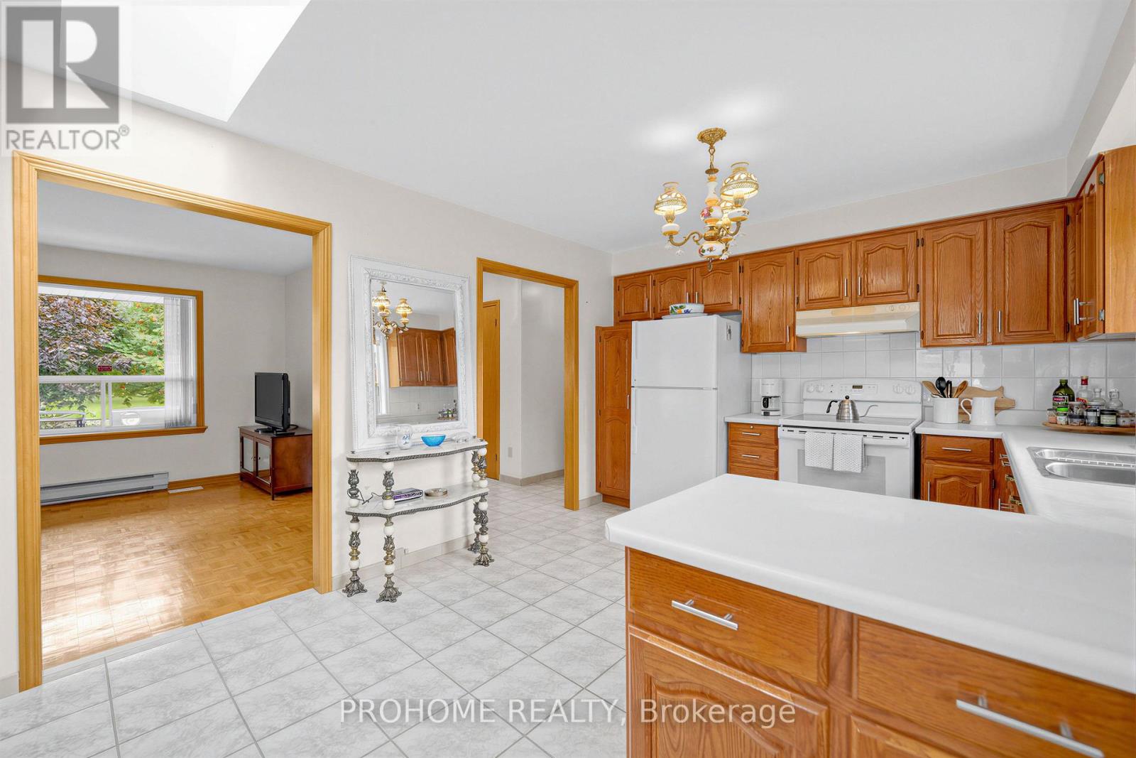 10 Joel Avenue, Georgina, Ontario  L0E 1S0 - Photo 12 - N13715248