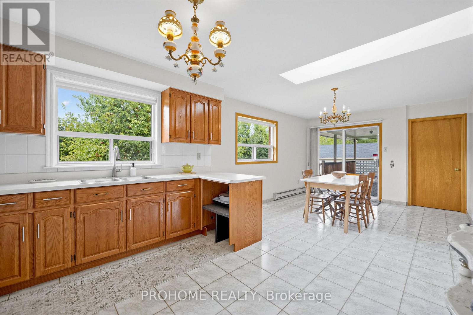 10 Joel Avenue, Georgina, Ontario  L0E 1S0 - Photo 14 - N13715248