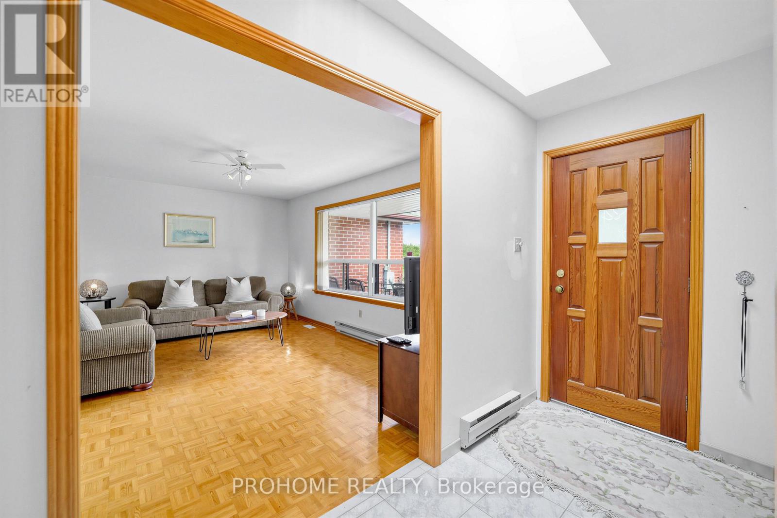 10 Joel Avenue, Georgina, Ontario  L0E 1S0 - Photo 6 - N13715248