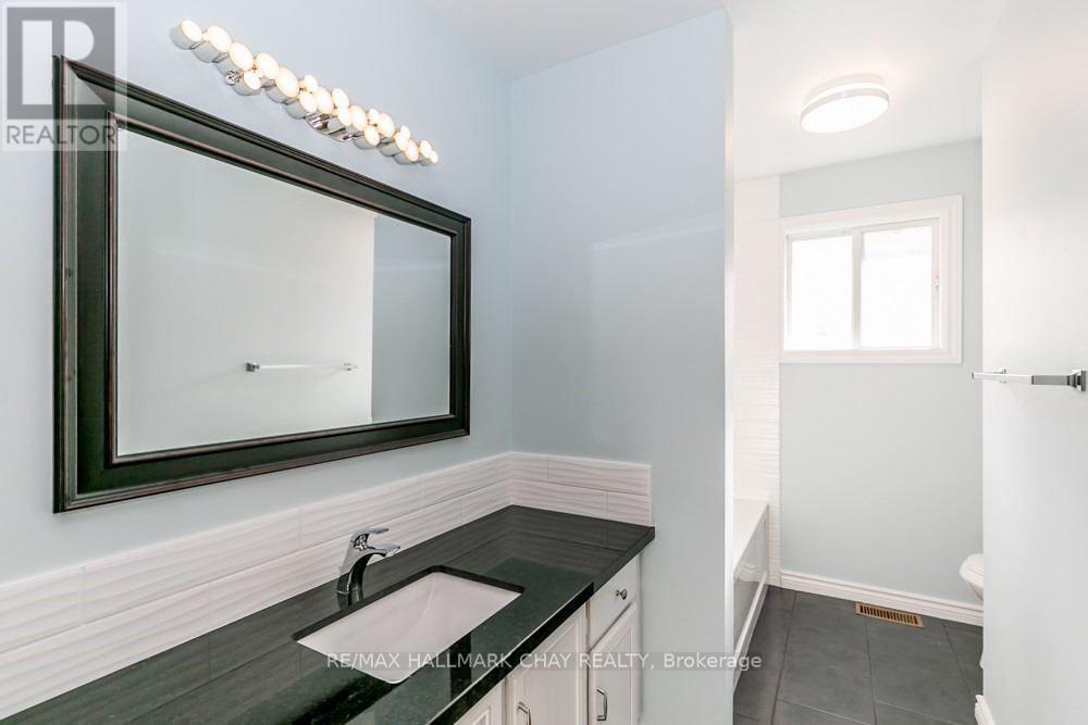 3 Buchanan Street, Barrie, Ontario  L4M 6B7 - Photo 11 - S13715208