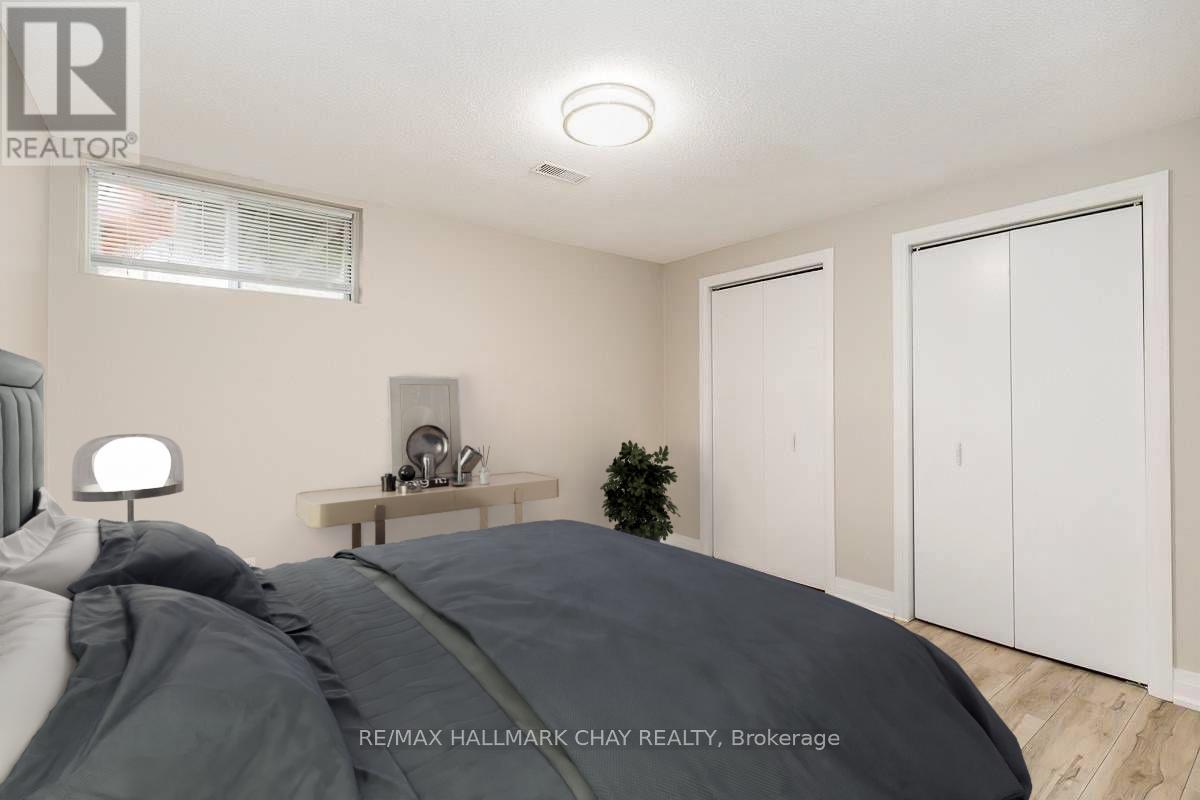 3 Buchanan Street, Barrie, Ontario  L4M 6B7 - Photo 20 - S13715208