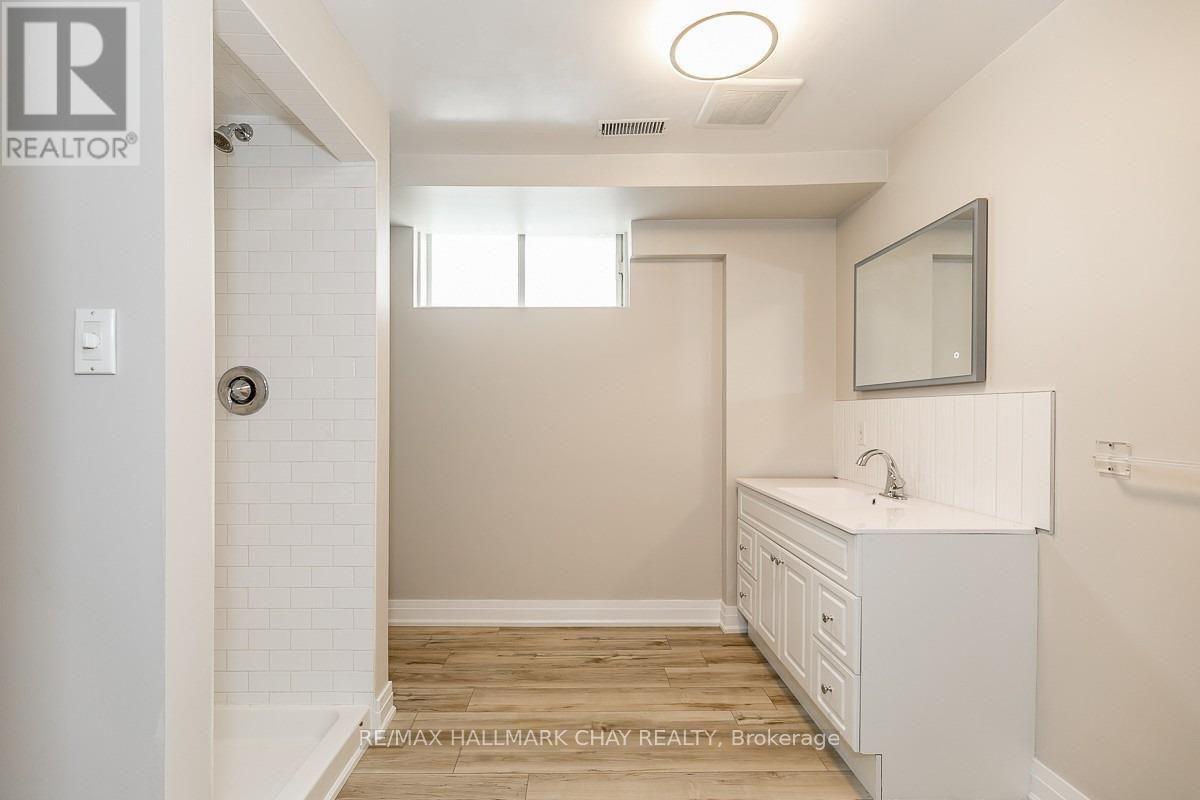 3 Buchanan Street, Barrie, Ontario  L4M 6B7 - Photo 22 - S13715208