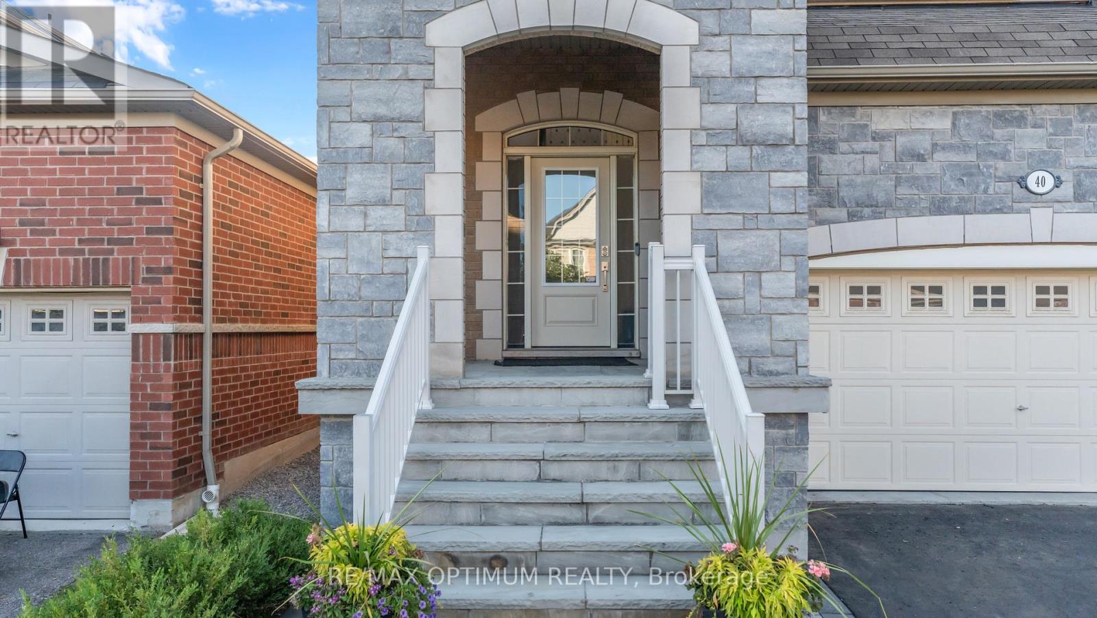 40 Attraction Drive, Brampton, Ontario L6Y 0C1 - Photo 4 - W13715274