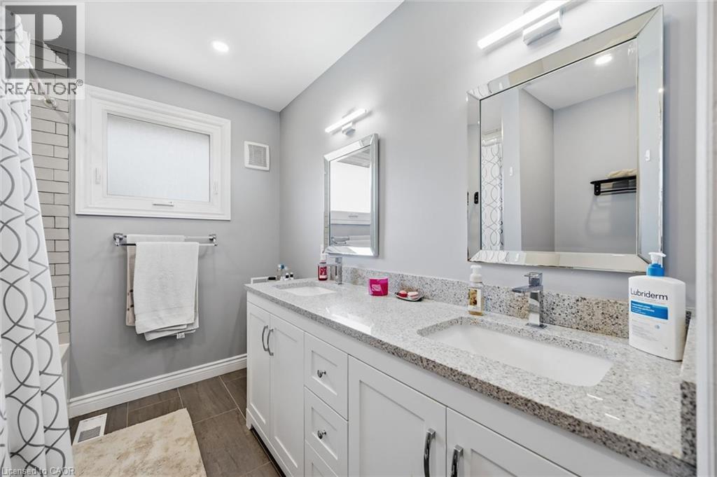 309 Hawkridge Avenue, Hamilton, Ontario  L9C 3L1 - Photo 18 - 40858187