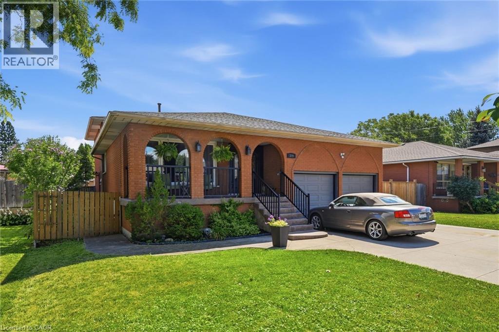 309 Hawkridge Avenue, Hamilton, Ontario  L9C 3L1 - Photo 2 - 40858187