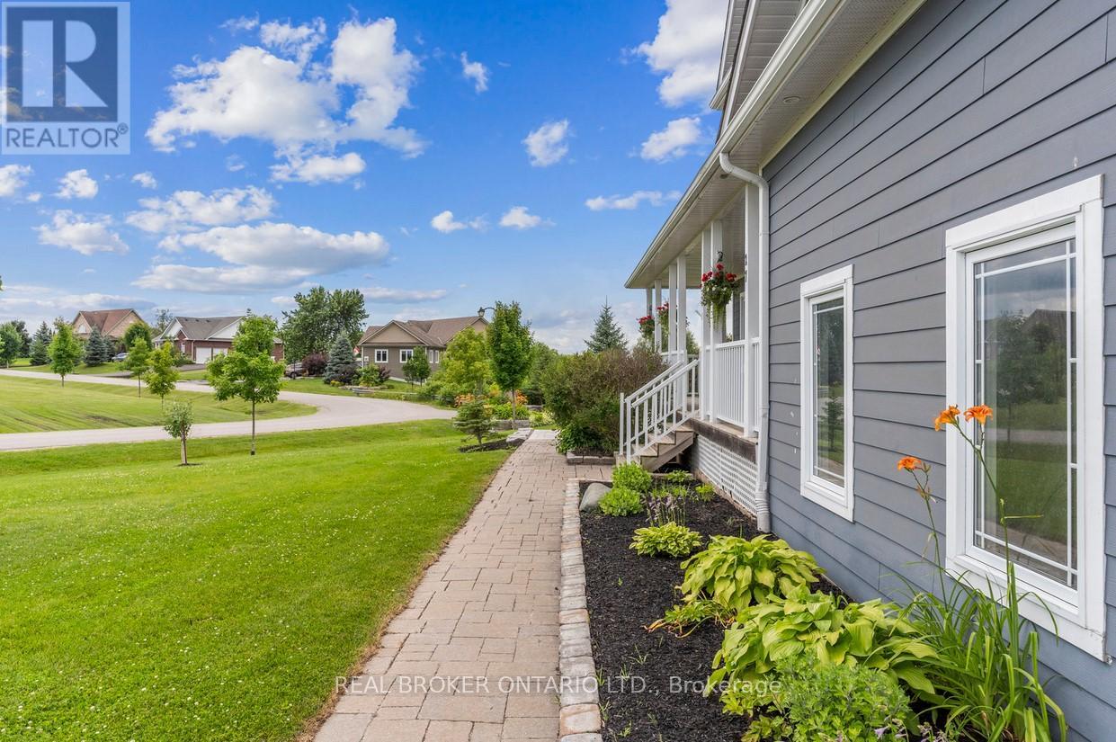 27 Bagshaw Crescent, Uxbridge, Ontario  L9P 0A9 - Photo 3 - N13479820