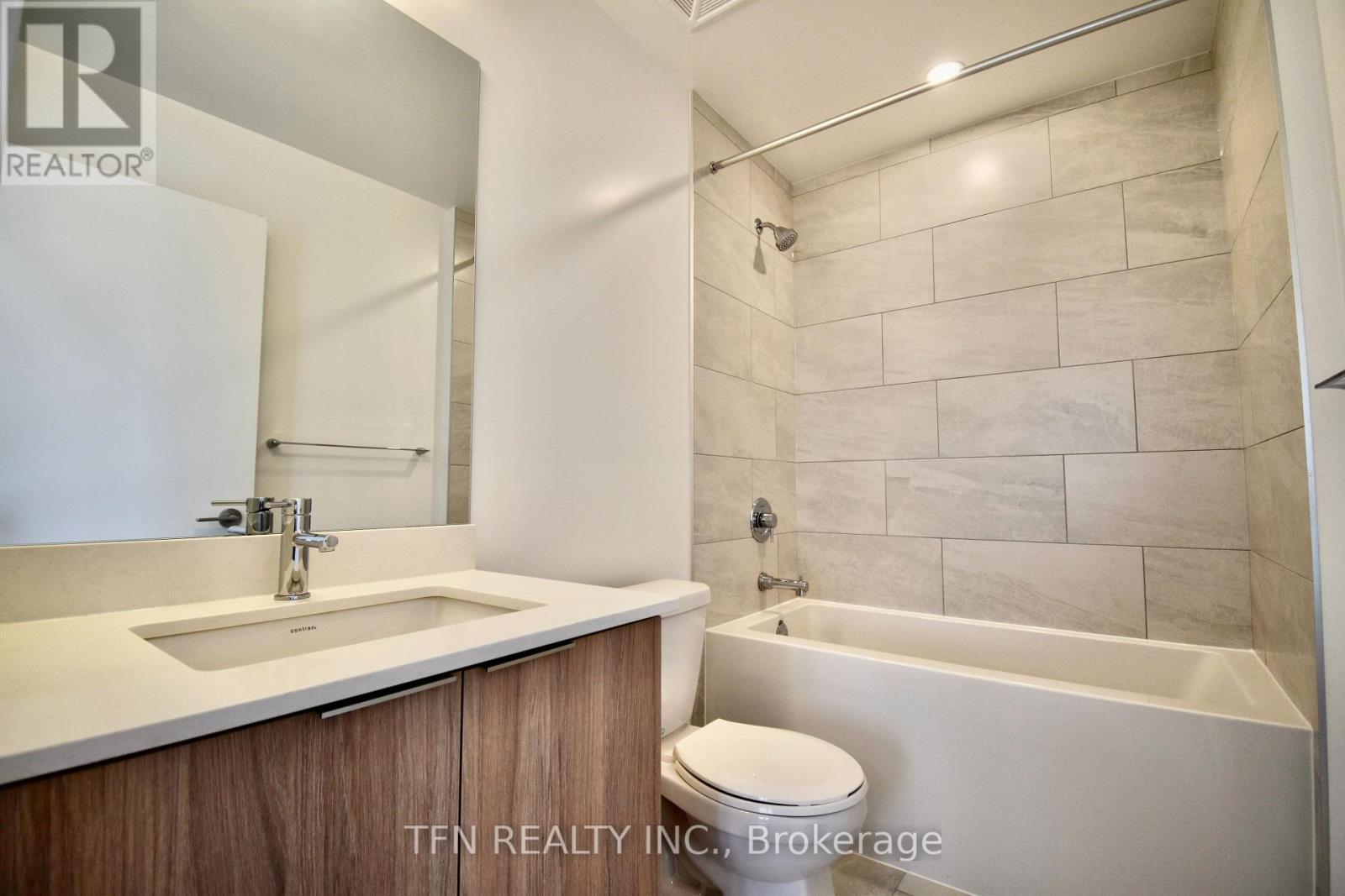 3803 - 395 Square One Drive, Mississauga, Ontario  L5B 0P6 - Photo 19 - W13706086