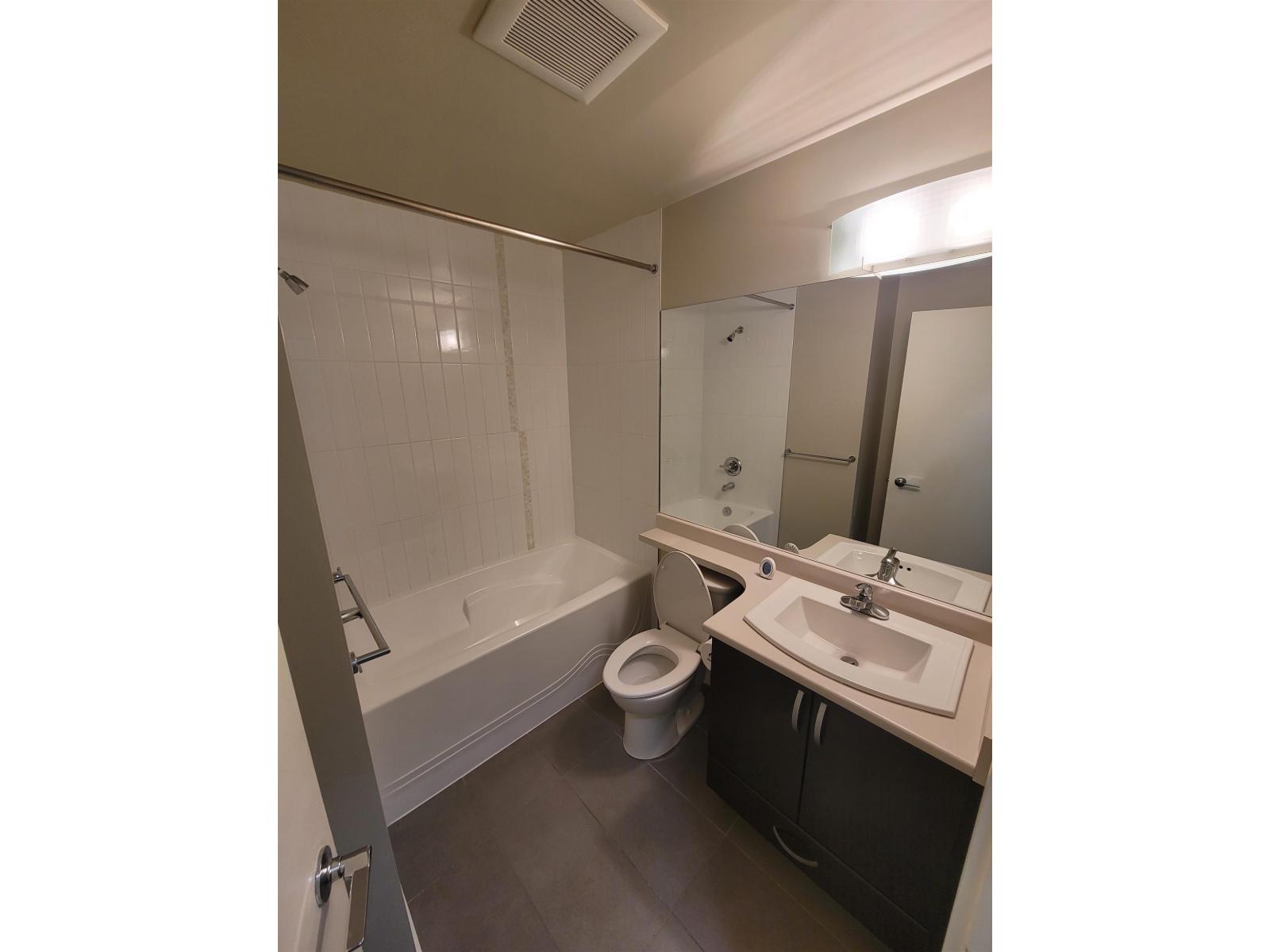229 13789 107a Street, Surrey, British Columbia V3T 0B8 - Photo 6 - R3159125