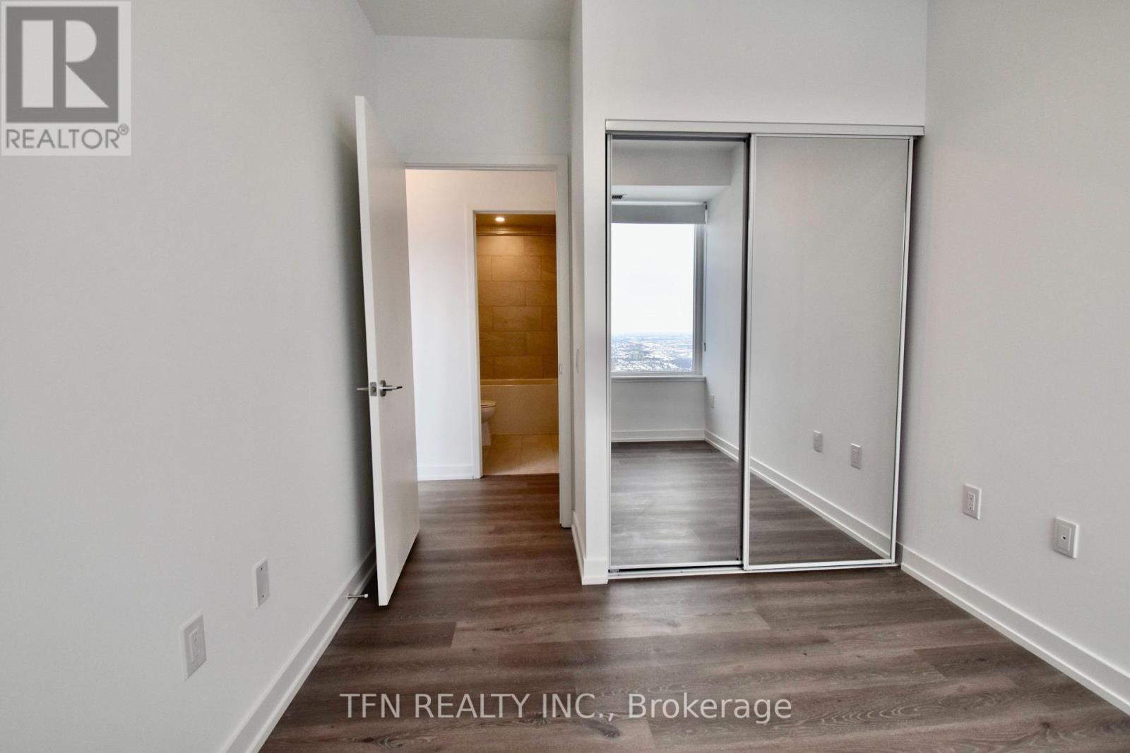3803 - 395 Square One Drive, Mississauga, Ontario  L5B 0P6 - Photo 6 - W13706086