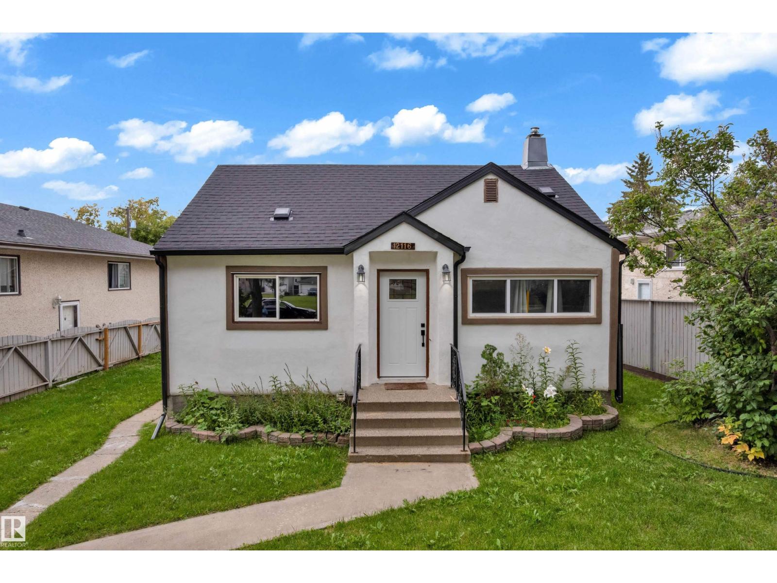 12116 81 St NW, Edmonton, Alberta  T5B 2T1 - Photo 2 - E4505633