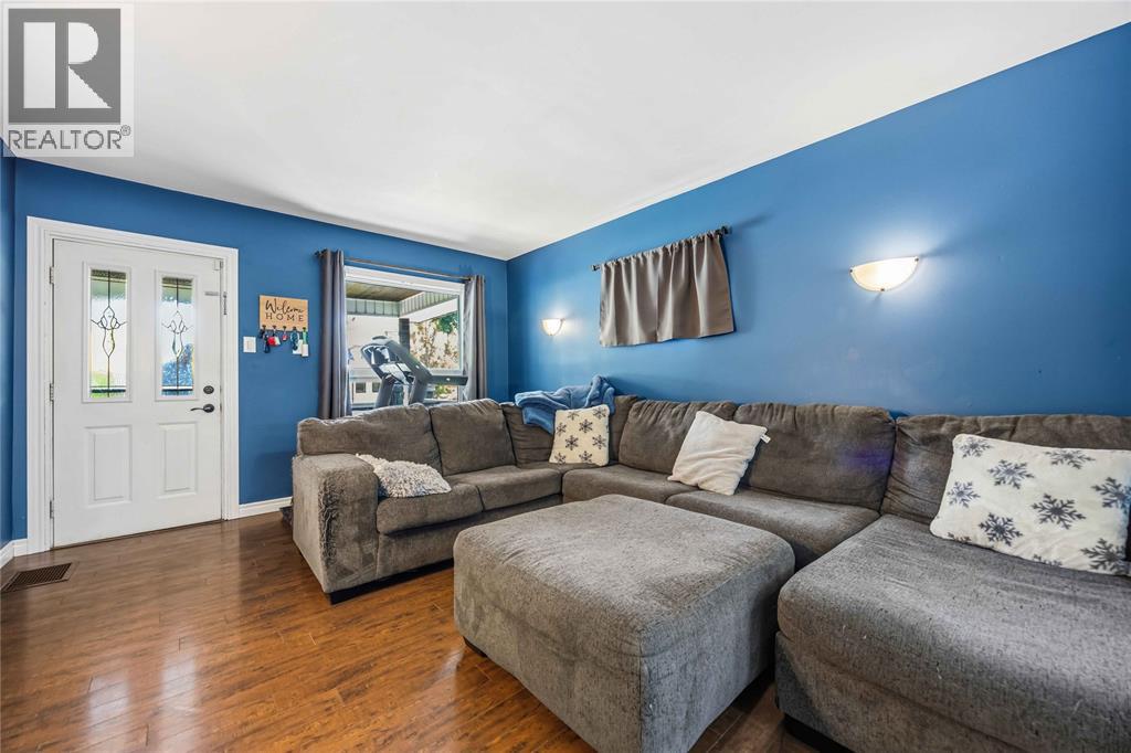 251 Harkness Street, Sarnia, Ontario  N7T 3H5 - Photo 7 - 26016181