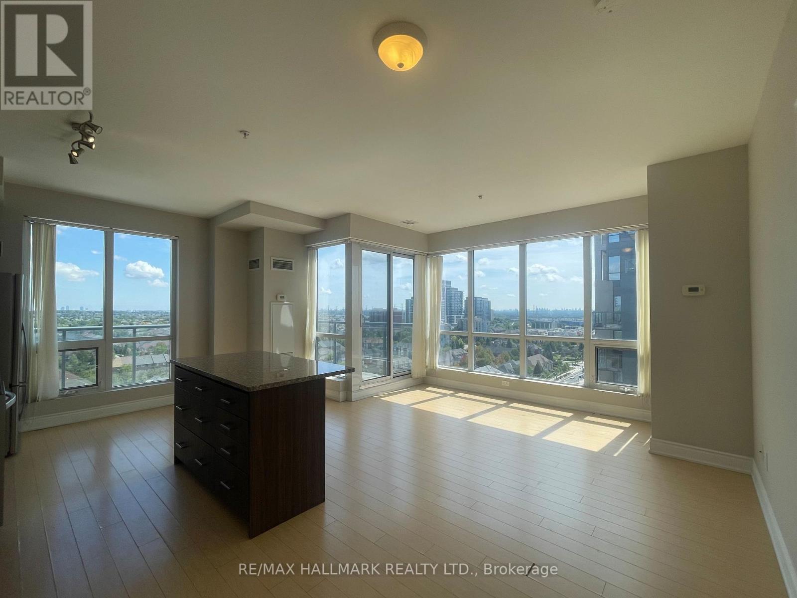 #1608 - 9090 Yonge Street, Richmond Hill, Ontario  L4C 6Z9 - Photo 3 - N13538272