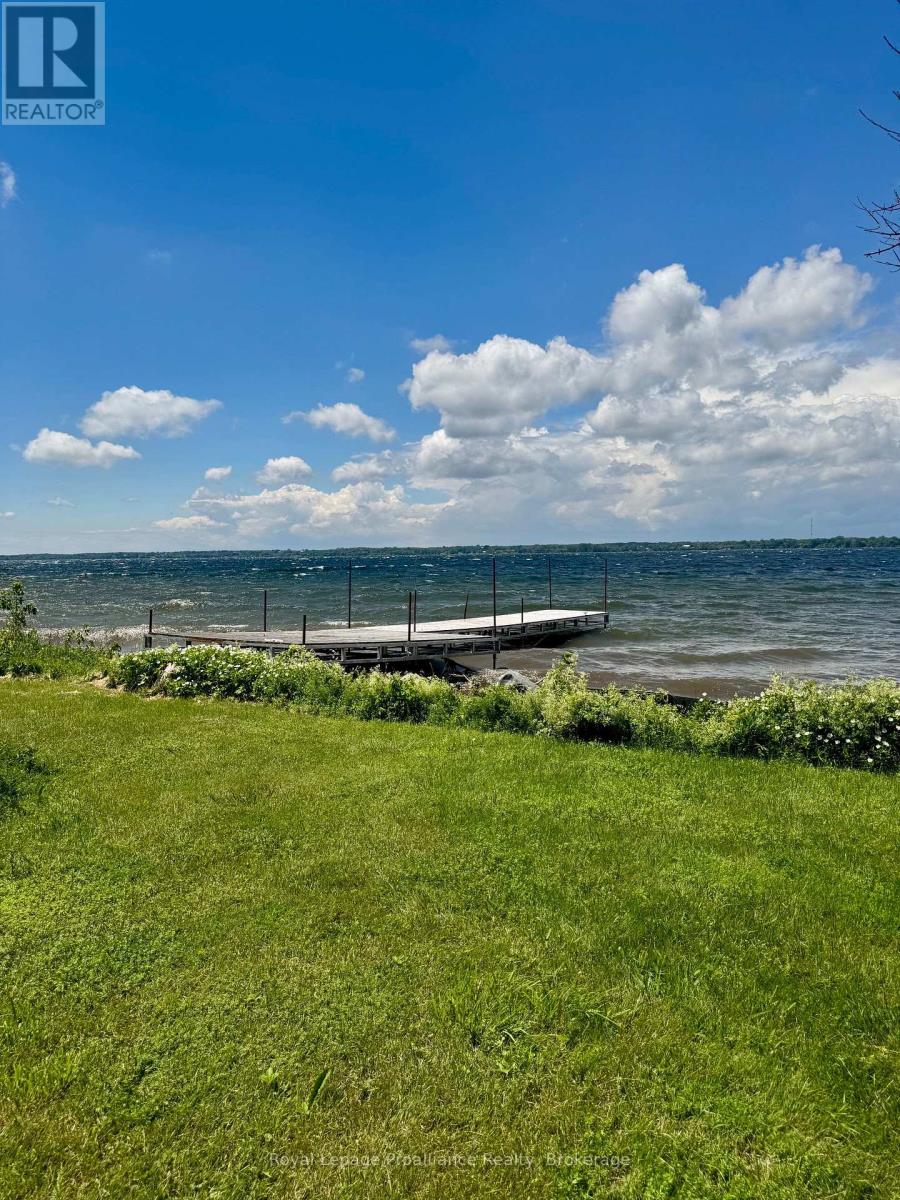 33 Prinyers Cove Crescent — photo 1