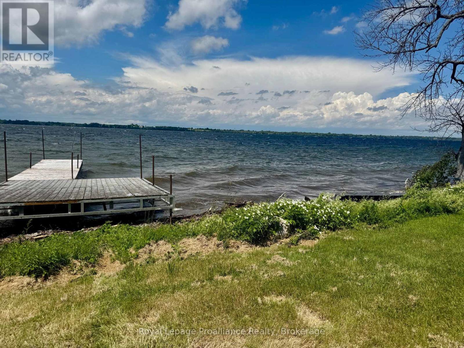 33 Prinyers Cove Crescent, Prince Edward County, Ontario  K0K 2T0 - Photo 4 - X13563652