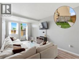 15 NICKLAUS Drive Unit# 17, Hamilton, Ontario