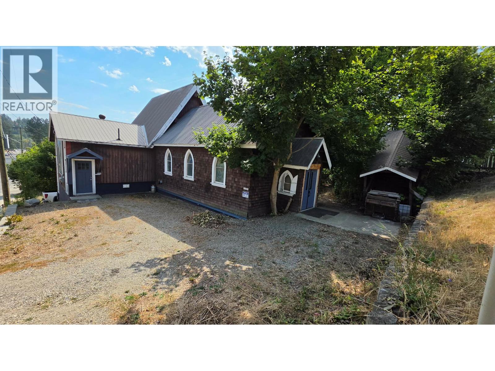 2193 Park Avenue, Lumby, British Columbia  V0E 2G0 - Photo 1 - 10376468