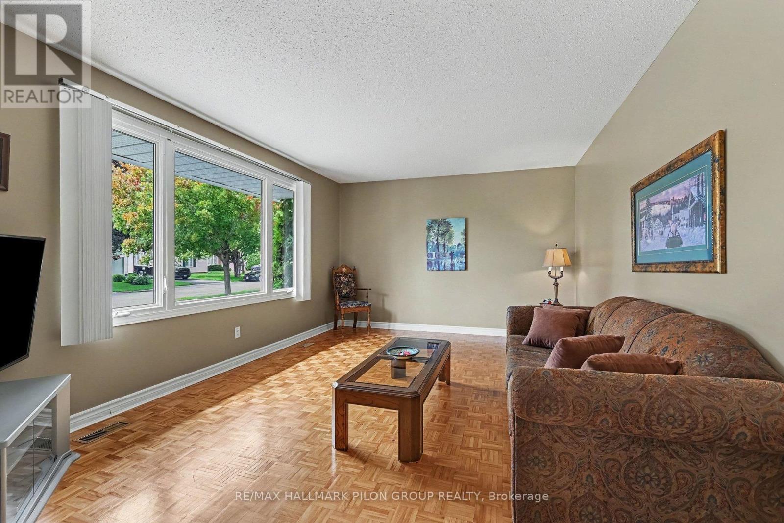 496 Tisdale Crescent, Ottawa, Ontario  K1J 7A6 - Photo 5 - X13715364