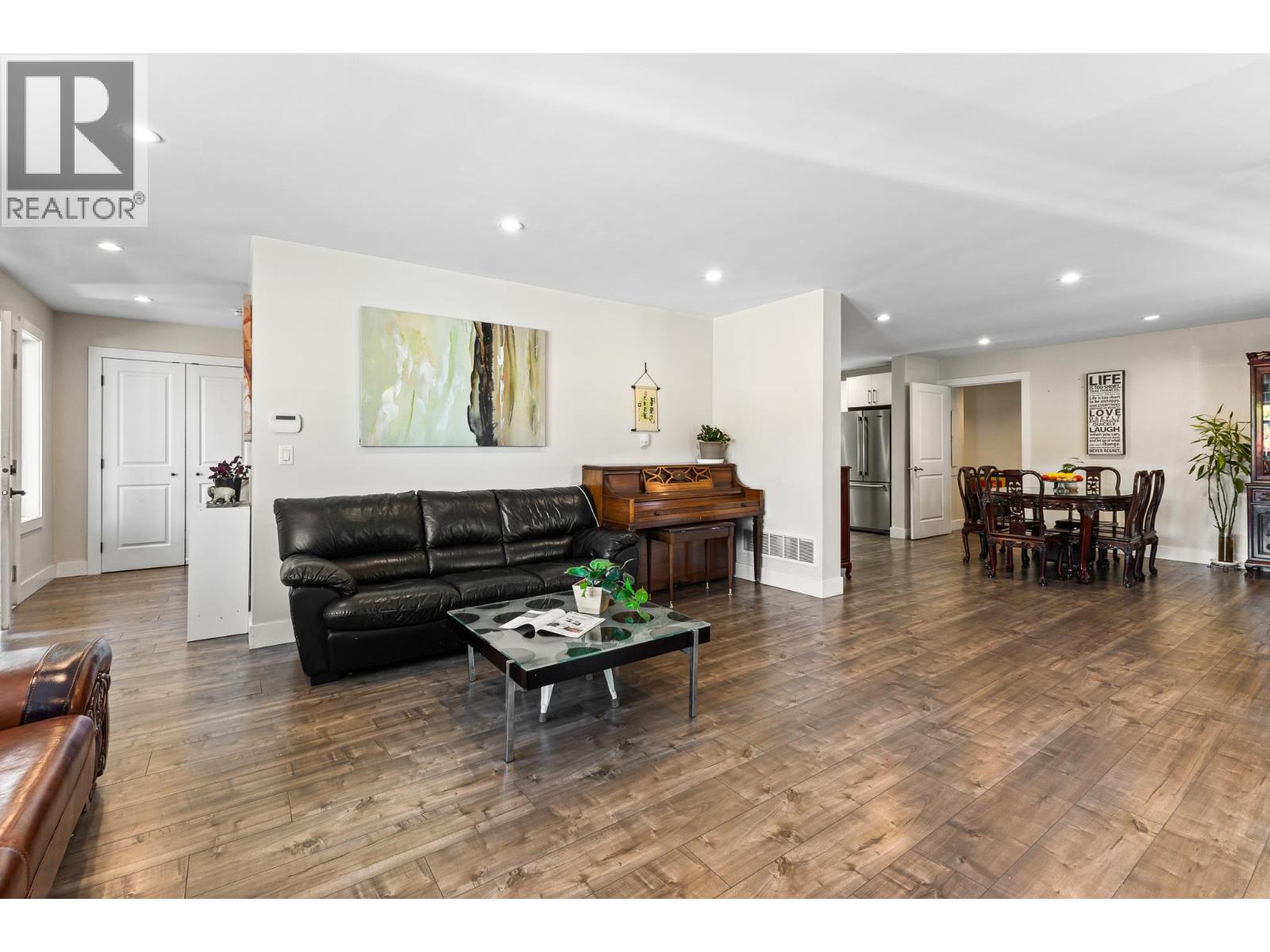 7535 Burgess Street, Burnaby, British Columbia V3N 3H9 - Photo 4 - R3159117