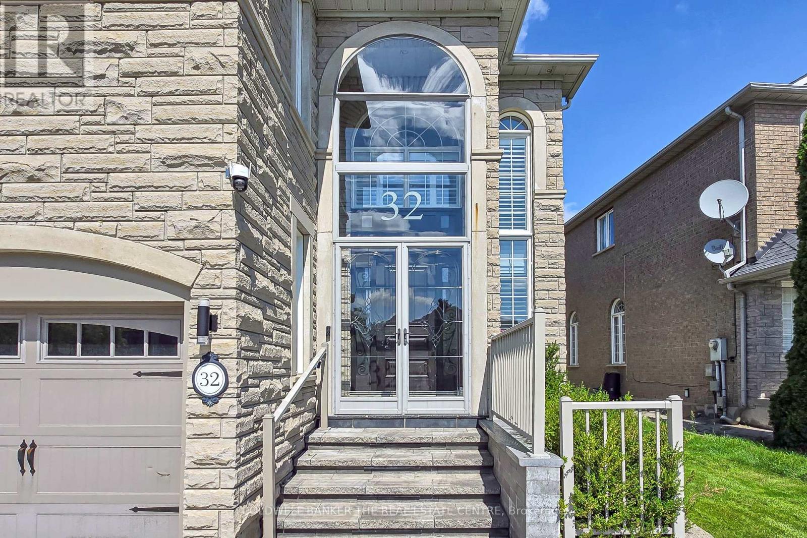 32 Princeton Avenue, Richmond Hill, Ontario  L4S 2E3 - Photo 4 - N13715390