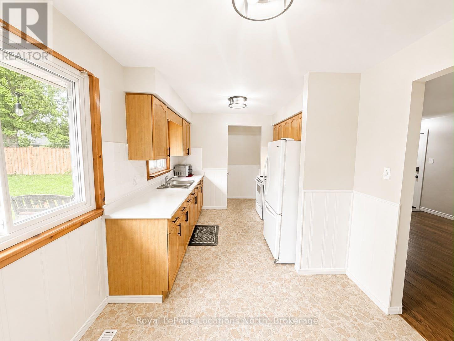 A (Upper) - 504 Sixth Street, Collingwood, Ontario  L9Y 1Z9 - Photo 6 - S13715446