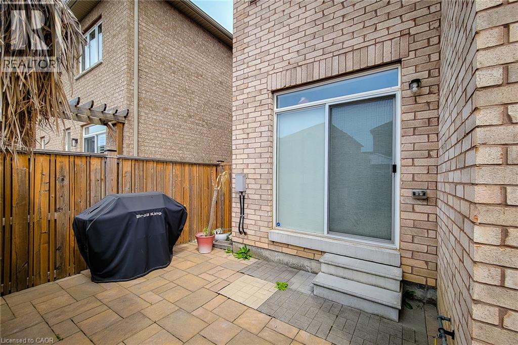 97 Narbonne Crescent Unit# Main & Upper, Stoney Creek, Ontario L8J 0J6 - Photo 37 - 40858547