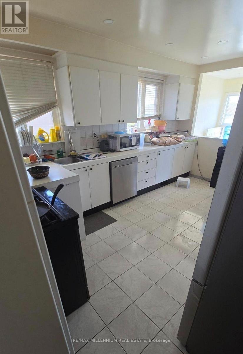 130 Ardwick Boulevard, Toronto, Ontario  M9M 1W2 - Photo 2 - W13715356