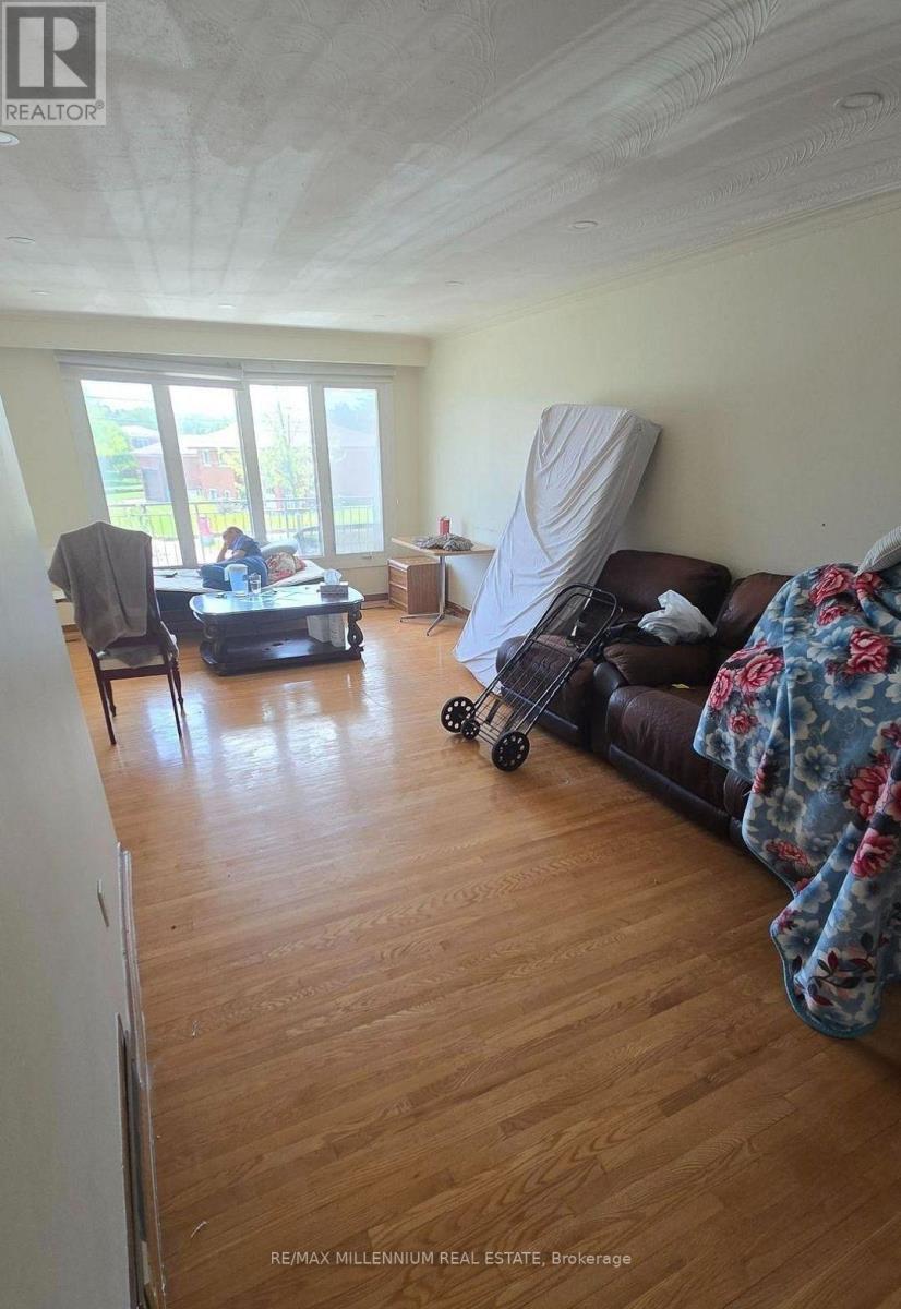 130 Ardwick Boulevard, Toronto, Ontario  M9M 1W2 - Photo 3 - W13715356