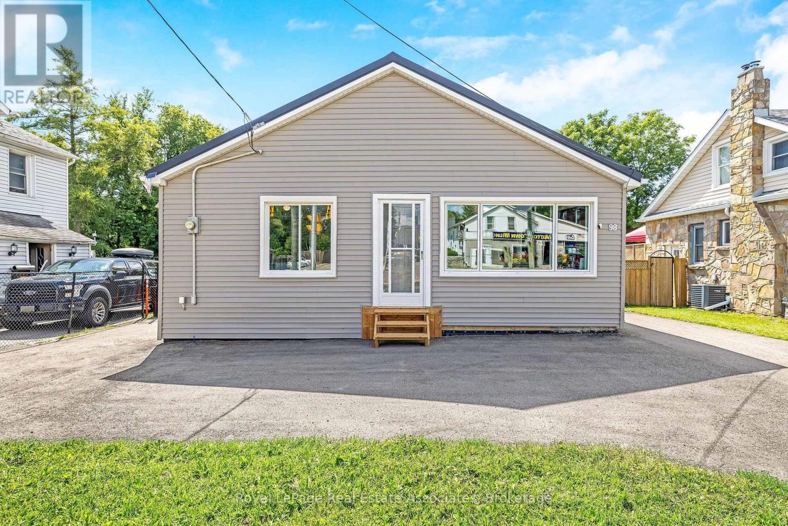 98 Main Street N, Halton Hills, Ontario  L7J 1W2 - Photo 2 - W13715392