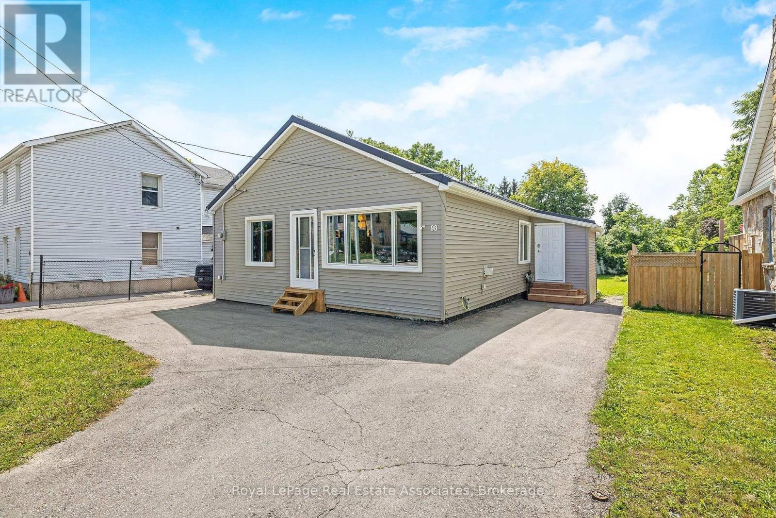 98 Main Street N, Halton Hills, Ontario  L7J 1W2 - Photo 3 - W13715392