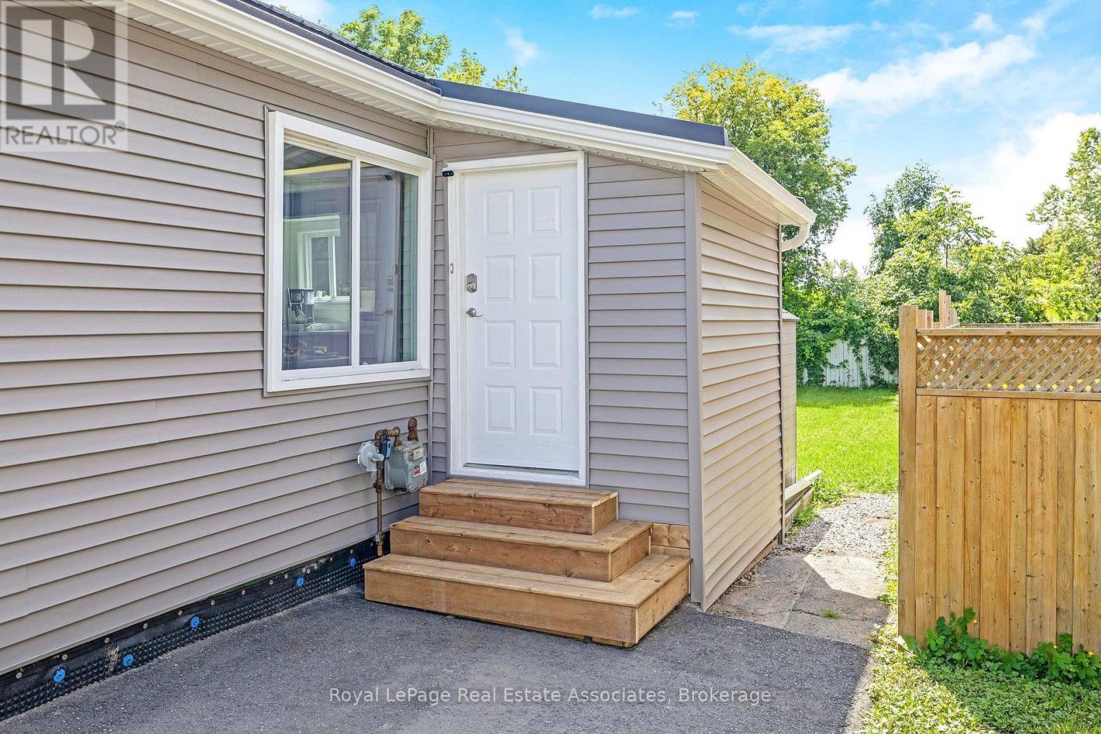 98 Main Street N, Halton Hills, Ontario  L7J 1W2 - Photo 6 - W13715392