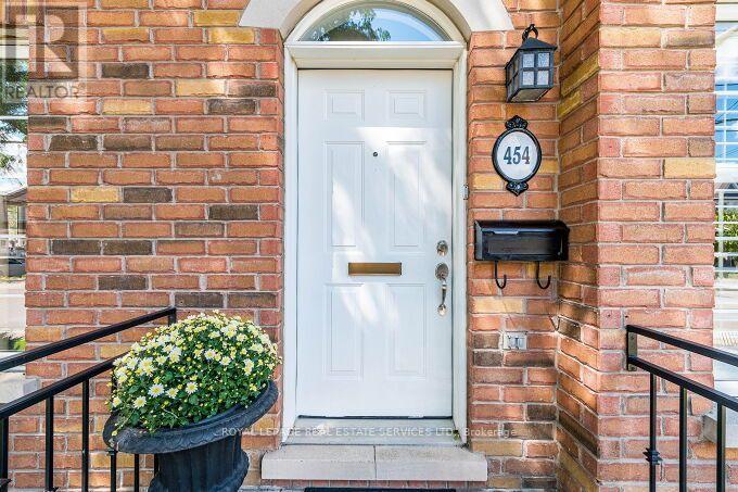 454 ST JOHNS ROAD, Toronto, Ontario