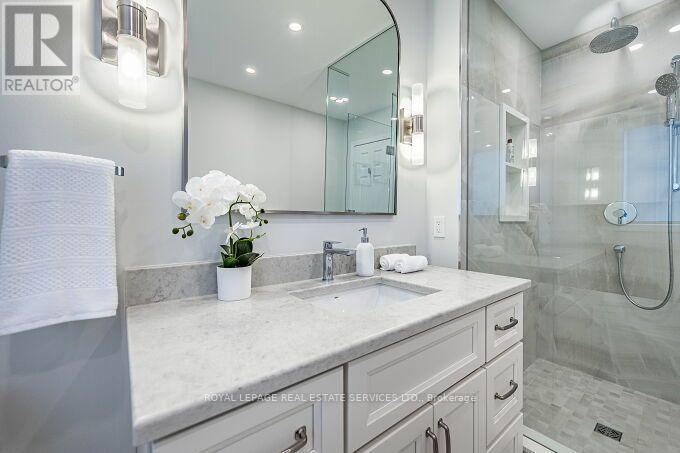 454 St Johns Road, Toronto, Ontario  M6S 2L2 - Photo 25 - W13715416