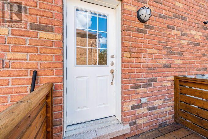 454 St Johns Road, Toronto, Ontario  M6S 2L2 - Photo 34 - W13715416