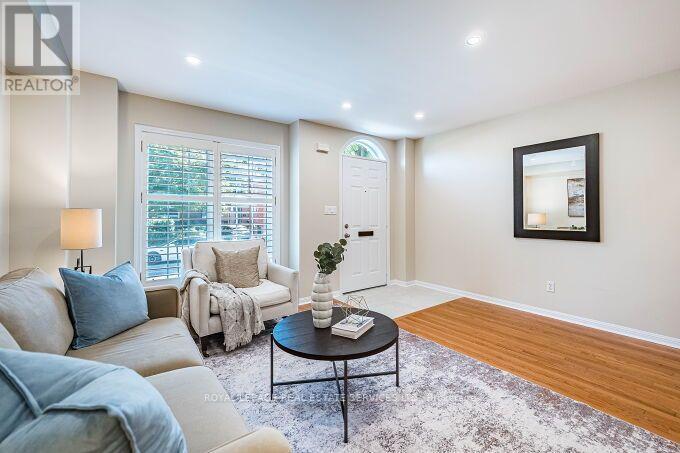 454 St Johns Road, Toronto, Ontario  M6S 2L2 - Photo 5 - W13715416