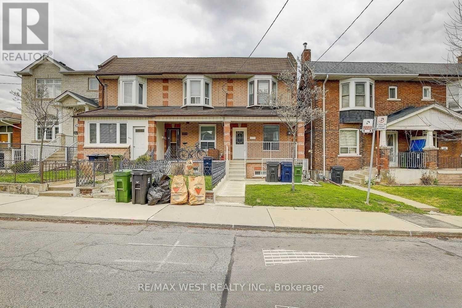 231 ROSEMOUNT AVENUE, Toronto, Ontario