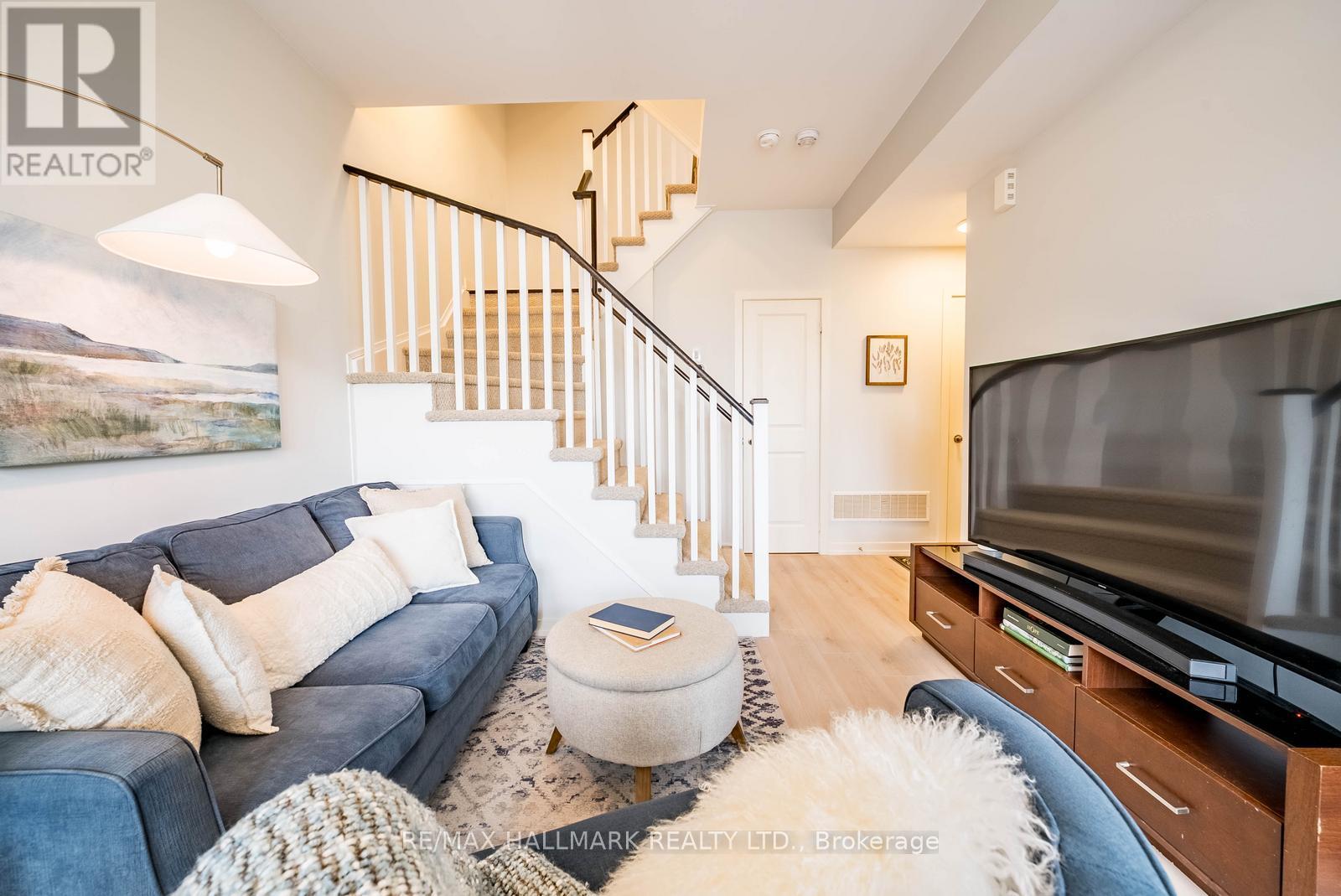 302 - 2 Linsmore Place, Whitchurch-Stouffville, Ontario  L4A 4T4 - Photo 6 - N12868624
