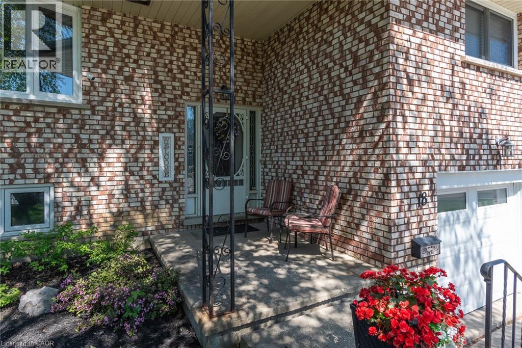 18 Mayberry Place — photo 2