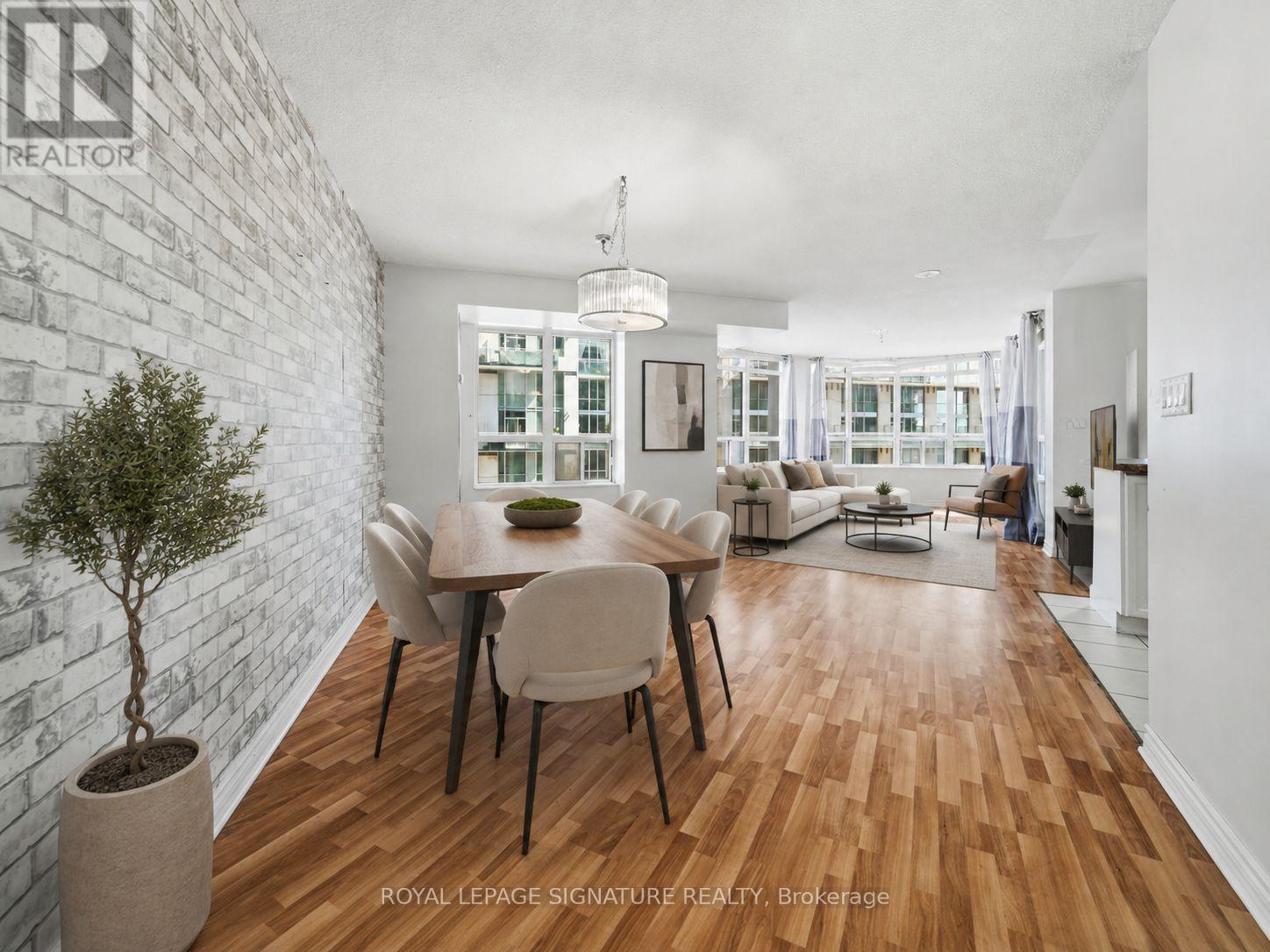 525 - 3888 DUKE OF YORK BOULEVARD, Mississauga, Ontario