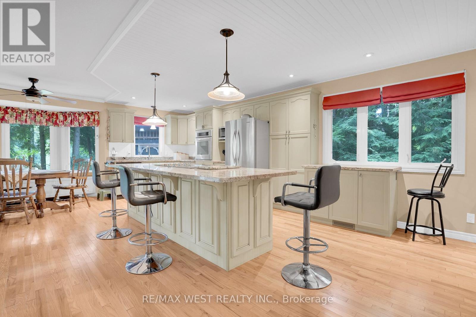 20 Deerhurst Highlands Drive, Huntsville, Ontario  P1H 1B1 - Photo 4 - X13715394