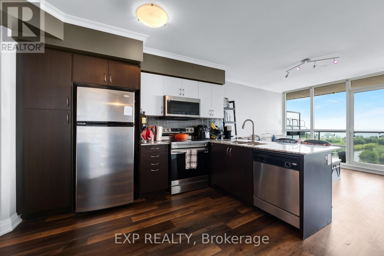 808 - 2230 Lake Shore Boulevard W, Toronto, Ontario  M8V 0B2 - Photo 9 - W13648928